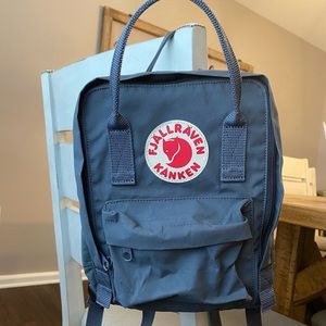 Fjallraven Mini Kanken Backpack in Super Grey